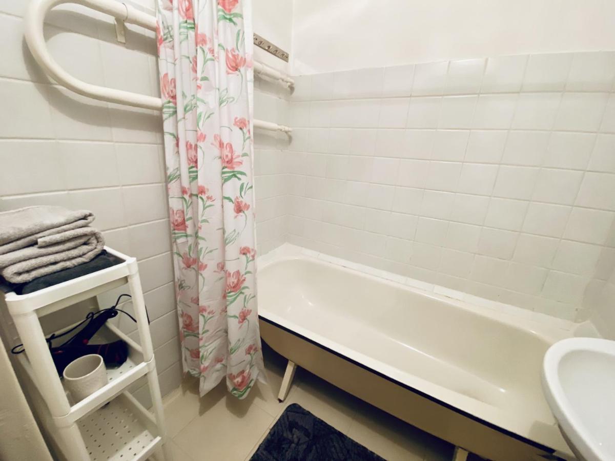 Spacious 3-Room Apartment & Parking Рига Екстериор снимка