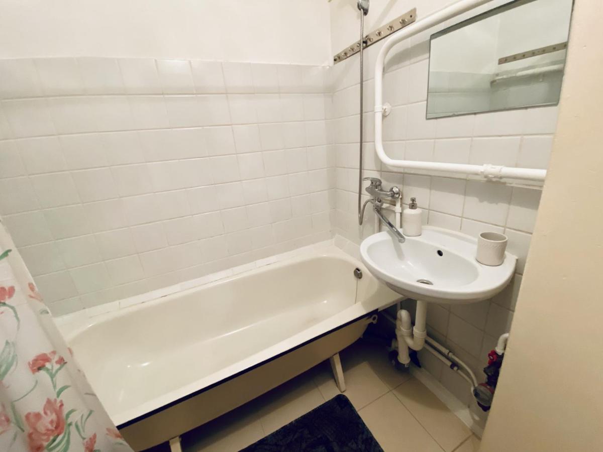 Spacious 3-Room Apartment & Parking Рига Екстериор снимка